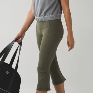 Gather & Crow Crop (Fatigue Green) 21"